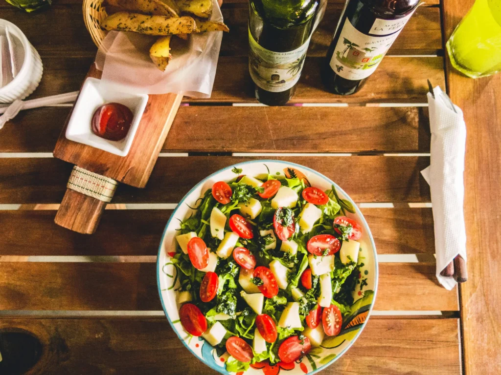 HealthyMediterranean Salad with cherry tomatoes and mix leaves